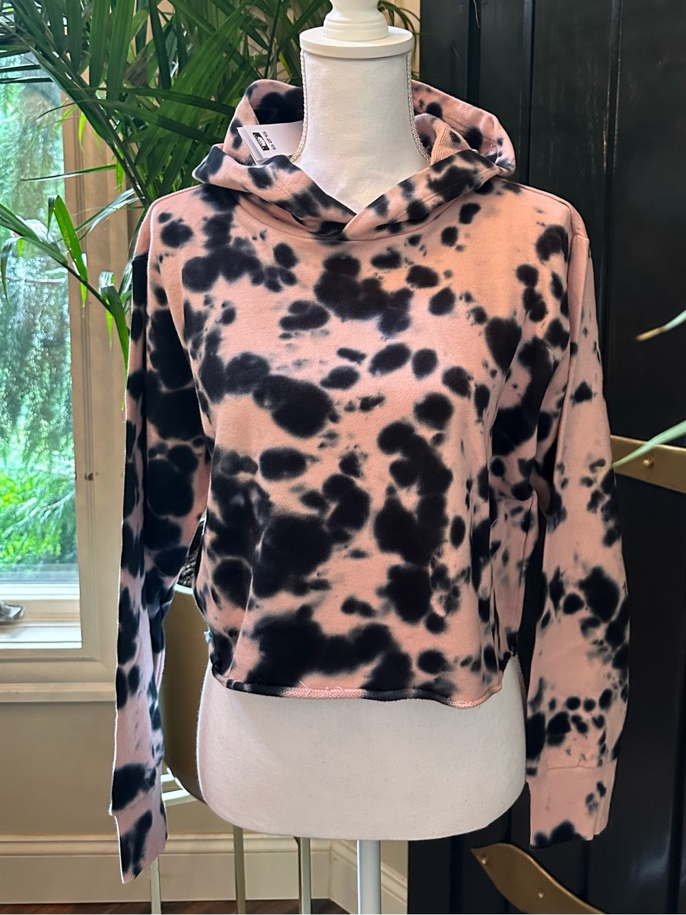 NWT REVOLVE 525 AMERICA Tie-Dye Pink & Black Hooded Cropped Sweatshirt Hoodie M